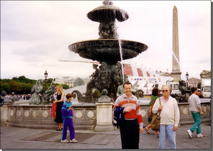 Rafael y Federico Abad en la plaza de la Concordia, Pars, 1992