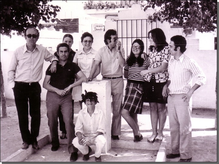 Rafael, su sobrino Manuel y otros compaeros, colonias en Fuengirola