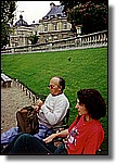 iRafael y Maril Hinojosa en los jardines de Luxemburgo, Pars, 1992.jpg